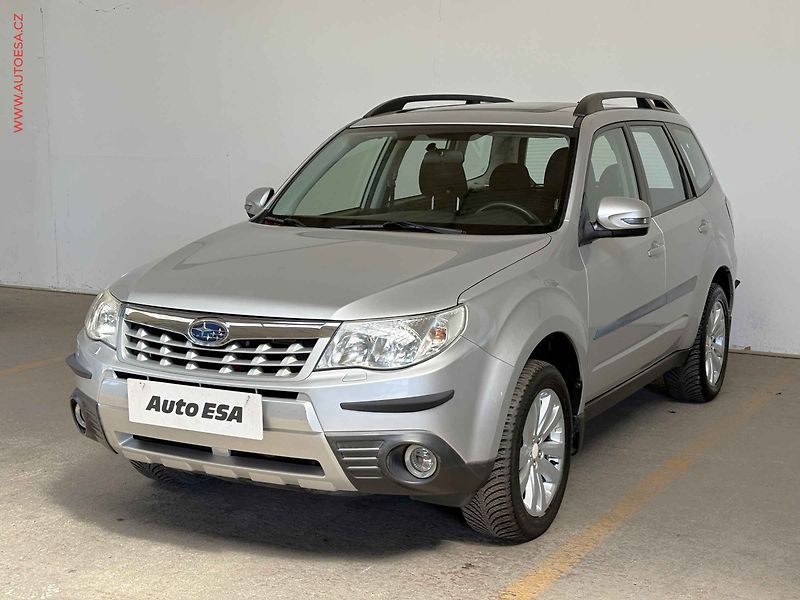 Subaru Forester (2011) 2.0i AWD, Střešní okno - fotka 3 z 15