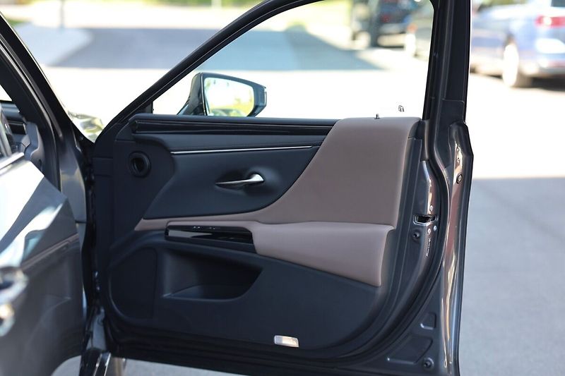Lexus ES 300h 300H 2,5 HEV BUSINESS EDITION - fotka 10 z 25