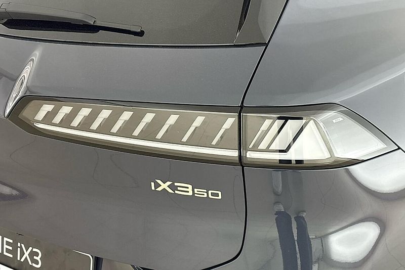 BMW iX3 50 xDrive - fotka 5 z 26