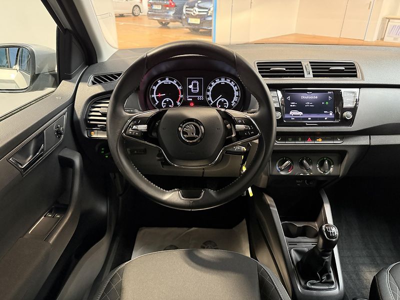 Škoda Fabia 1.0 TSI 70kW Ambition Combi To - fotka 7 z 14