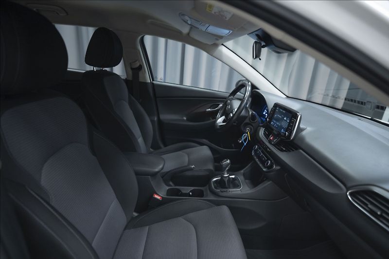 Hyundai i30 1,5 CVVT KAMERA 1. MAJITEL ČR - fotka 7 z 31