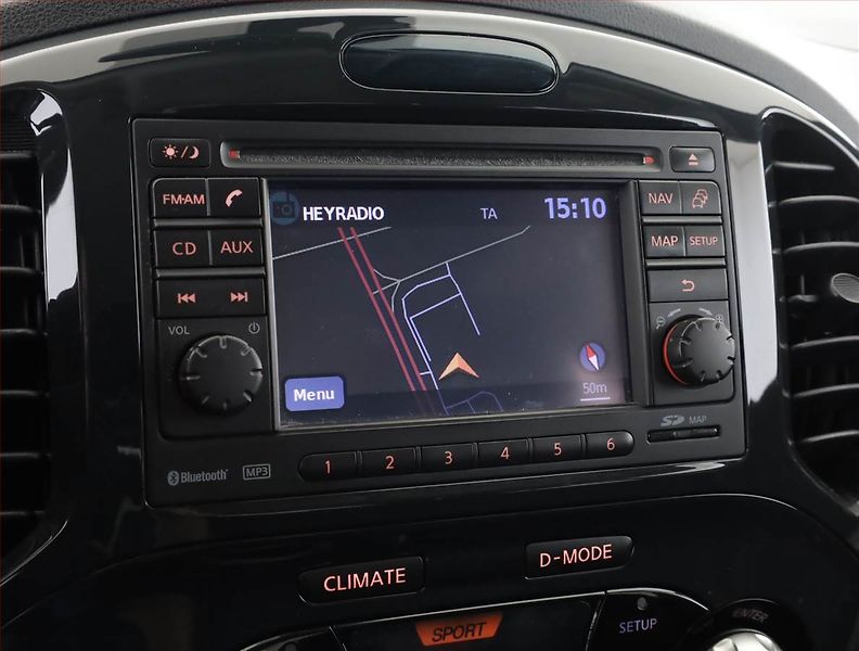 Nissan Juke (2011) 1.6 DIG-T, 4X4, Automat - fotka 13 z 17