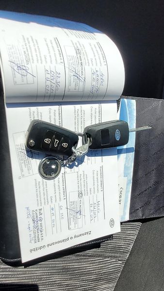 Kia Ceed 1,6i 93KW KOUPENO V ČR - fotka 21 z 21