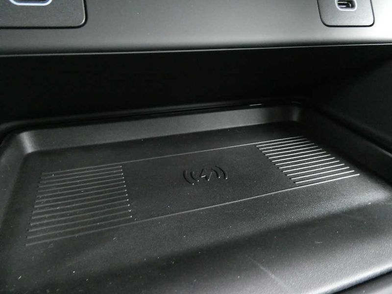 Land Rover Discovery Sport 2,0 Landmark D200 - fotka 33 z 44