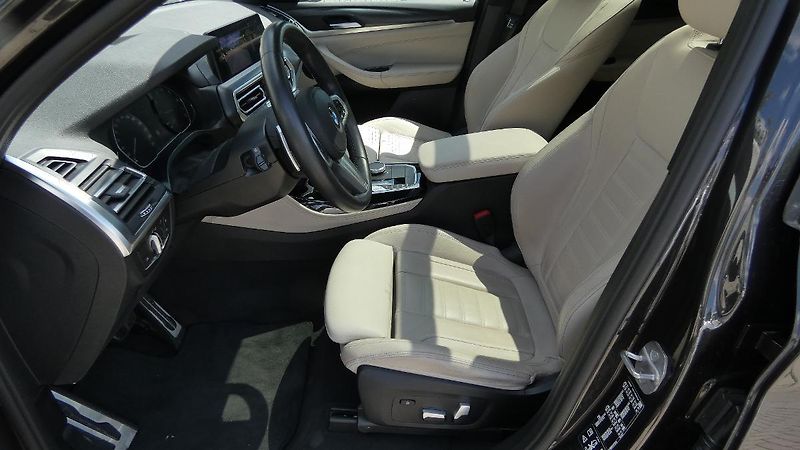 BMW X4 xDrive 30i M Sport - fotka 17 z 23