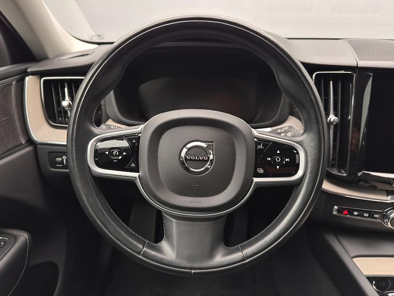 Volvo XC60 B4 INSCRIPTION CZ REZERVACE - fotka 3 z 44