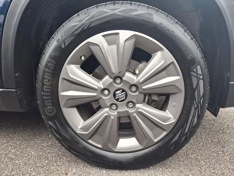 Suzuki Vitara (2024) Premium Hybrid Automat - fotka 35 z 35
