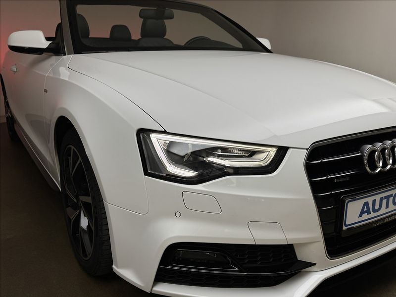 Audi A5 2,0 140kW S-LINE 4X4 VÝHŘEV TZ - fotka 44 z 50