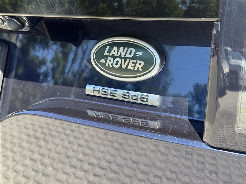 Land Rover Discovery 3,0 SDV6 HSE 4WD NOVÝ MOTOR - fotka 32 z 35