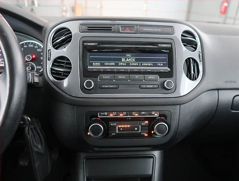 Volkswagen Tiguan (2012) 2.0 TDI, Park. senzory - fotka 12 z 17