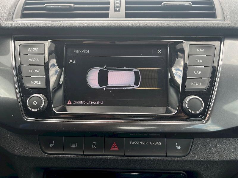 Škoda Fabia (2022) Ambition Plus 1.0 TSI DSG Navi - fotka 6 z 33