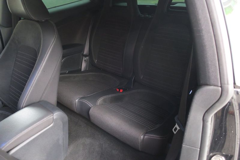 Volkswagen Scirocco (2009) 2,0TDI SPORT Panorama Bi-Xenon - fotka 15 z 44