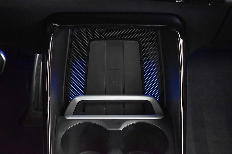 BMW Řada 2 218d ///MSPORT*ZÁRUKA*DPH*ČR 1 - fotka 27 z 48