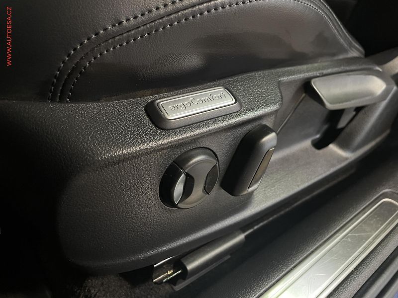 Volkswagen Passat (2015) 2.0 Bi-TDi 4x4, Highline - fotka 17 z 18