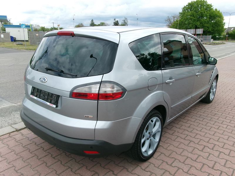Ford S-MAX 2,0TDCi PANORAMA AC TEMP - fotka 4 z 23