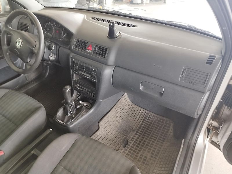 Škoda Octavia (2003) 1,6MPi 75KW KLIMATRONIK, TAŽNÝ - fotka 14 z 17