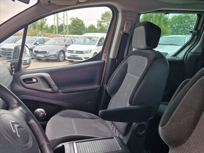 Citroën Berlingo 1,6 HDi 88kW MULTISPACE AUTOAC - fotka 18 z 30