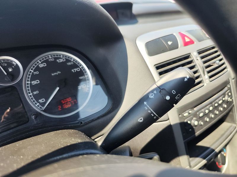 Peugeot 307 1.4i/65kW - fotka 18 z 20