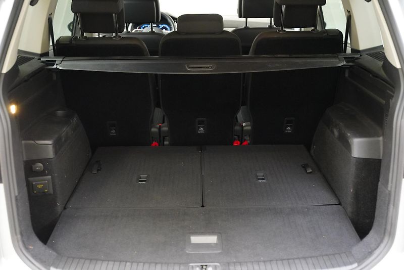 Volkswagen Touran - fotka 24 z 25
