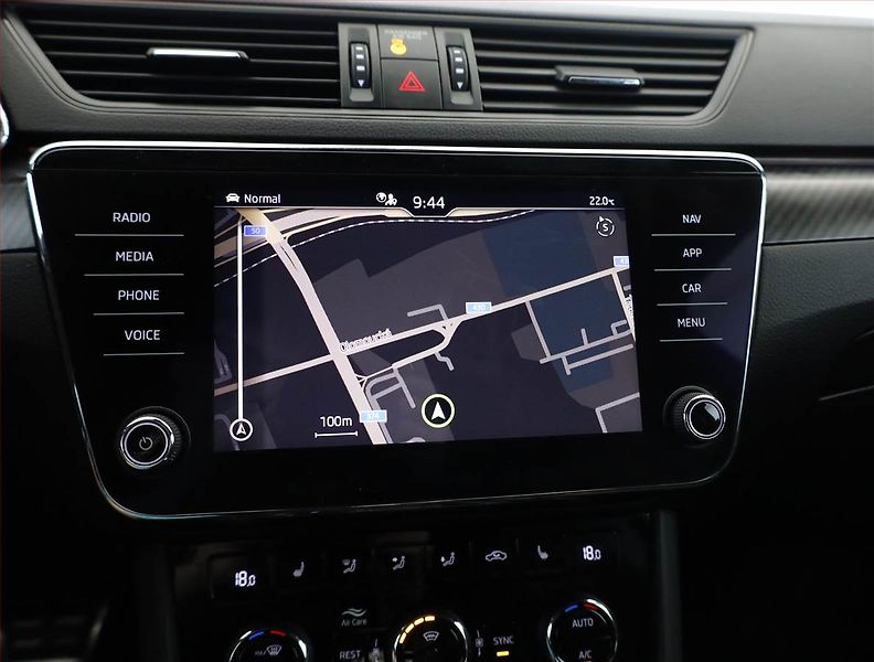 Škoda Superb (2021) Sportline 2.0 TSI - fotka 11 z 21
