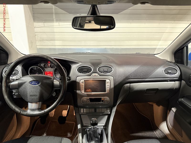Ford Focus (2008) 2.0i, Klima - fotka 8 z 14
