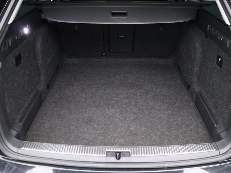 Škoda Superb 2,0 TDI 140kW DSG Style LED - fotka 10 z 34