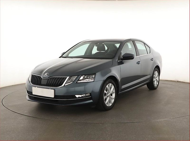 Škoda Octavia (2018) 1.6 TDI, Tempomat - fotka 2 z 14