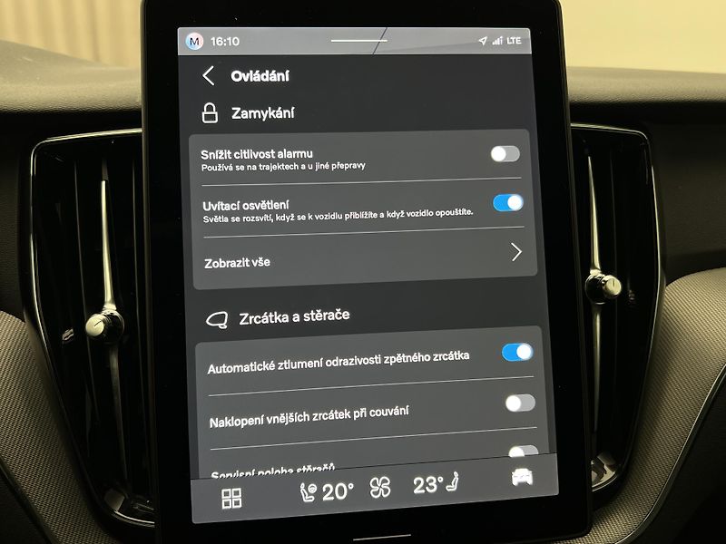 Volvo XC60 T6 AWD BLACK EDITION RESKIN - fotka 40 z 50