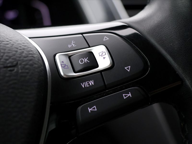 Volkswagen Tiguan 1,5 TSI 110kW LED Virtual Navi - fotka 22 z 39