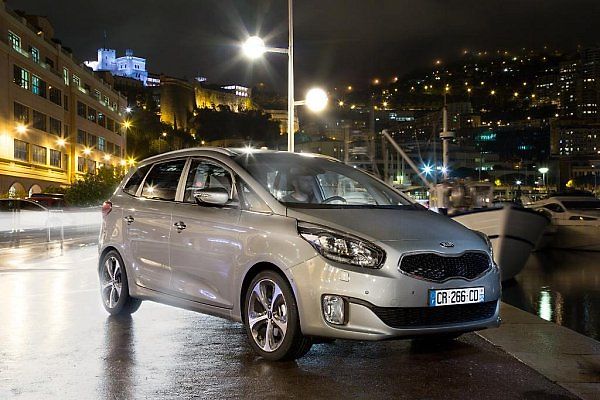 Kia Carens.