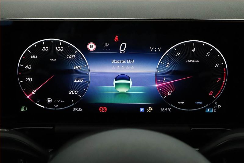 Mercedes-Benz GLA (2025) 220 4MATIC - fotka 10 z 26