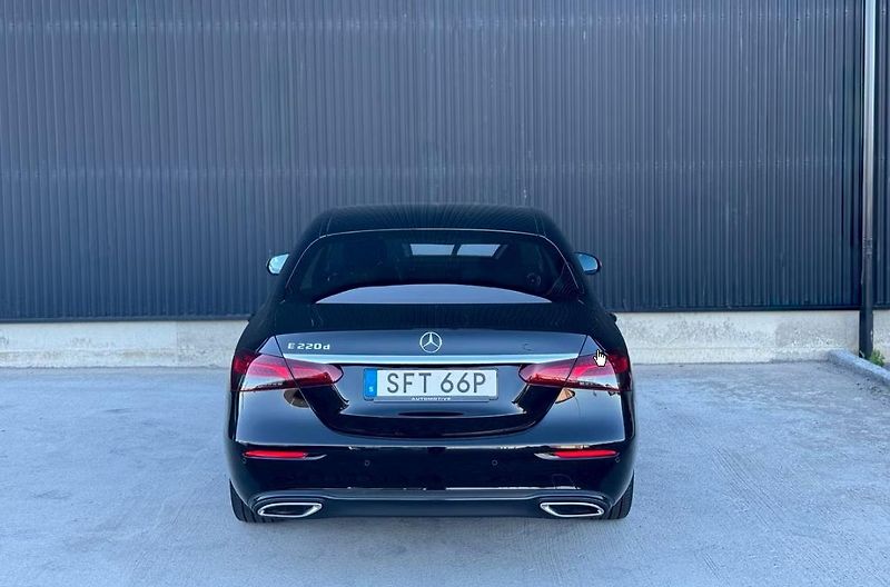 Mercedes-Benz Třídy E 220 d Avantgarde Kamera  - fotka 6 z 19