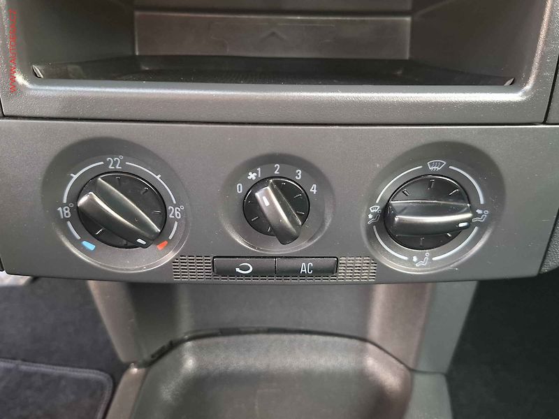 Škoda Fabia (2004) 1.4 16V, Tempomat - fotka 12 z 14