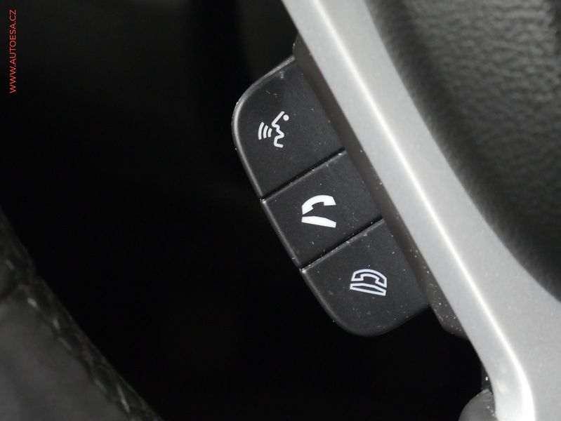 Suzuki S-Cross (2024) 1.4i 4x4, 1.maj,ČR, servis - fotka 15 z 23