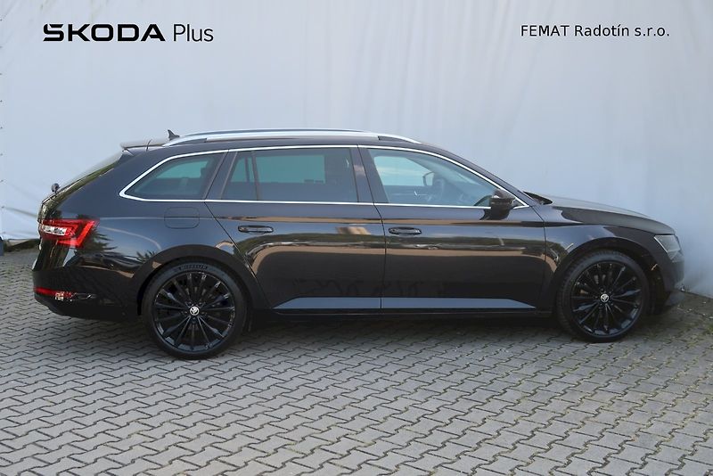 Škoda Superb (2018) Combi L&K  2,0 TDi/140 kW 4X4 - fotka 26 z 36