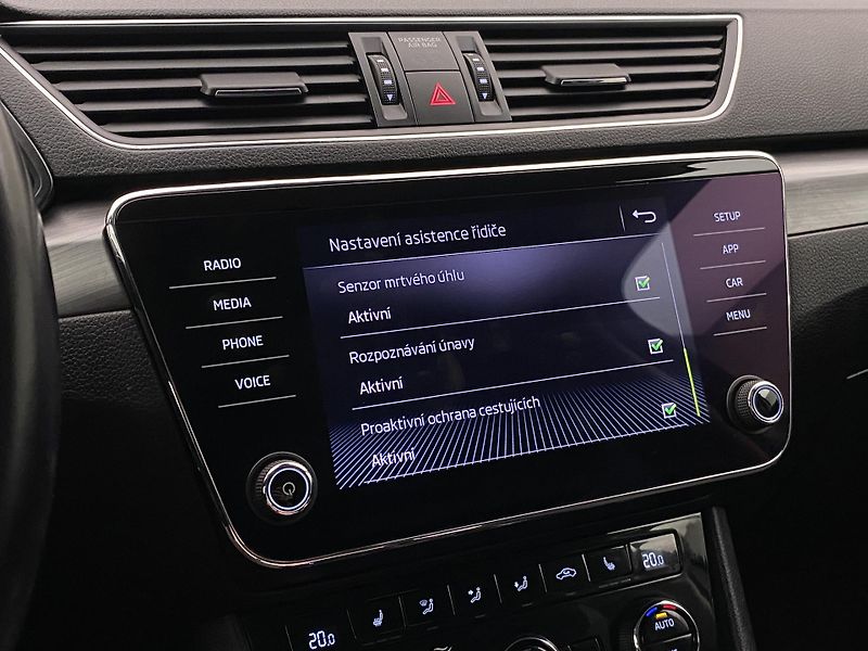 Škoda Superb 2.0TDI 140kW STYLE 4x4 DSG CZ - fotka 47 z 52