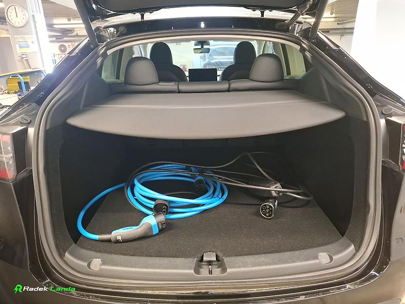 Tesla Model Y (2023) Long Range AWD Berlín - fotka 6 z 6