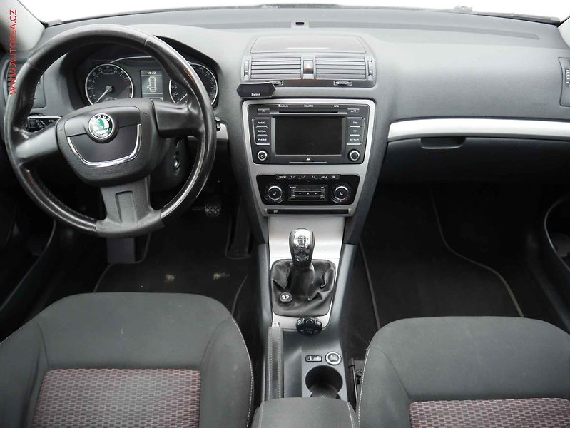 Škoda Octavia (2009) 2.0 TDi, ČR, servis.kniha - fotka 8 z 18