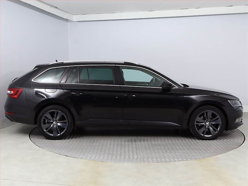 Škoda Superb (2016) Style 2.0 TDI, Automat - fotka 6 z 24