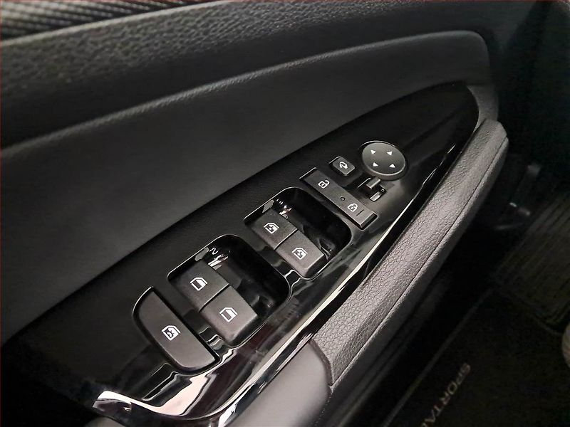 Kia Sportage (2022) 1.6 CRDi MHEV - fotka 19 z 22