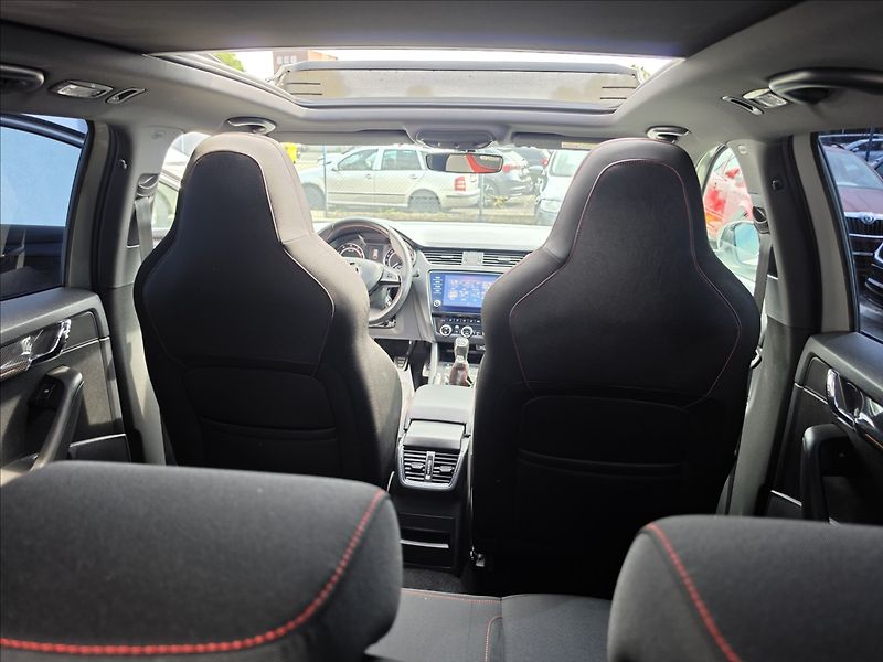 Škoda Octavia III 2,0 TSi 180KW RS Panorama - fotka 30 z 44