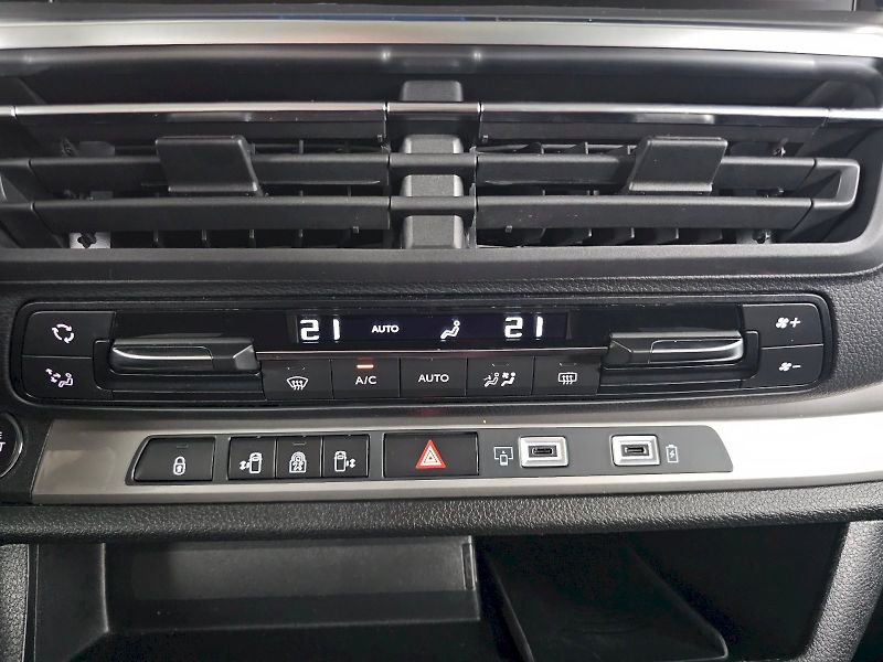 Toyota ProAce City Verso (2025) Proace Verso VIP L2 Webasto - fotka 21 z 28