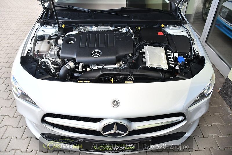 Mercedes-Benz CLA 200d LED A/T NAVI KAMERA - fotka 54 z 54