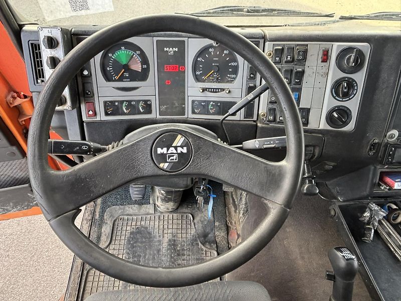 MAN 26.414 6x2 RETARDÉR EURO 2 - fotka 20 z 25