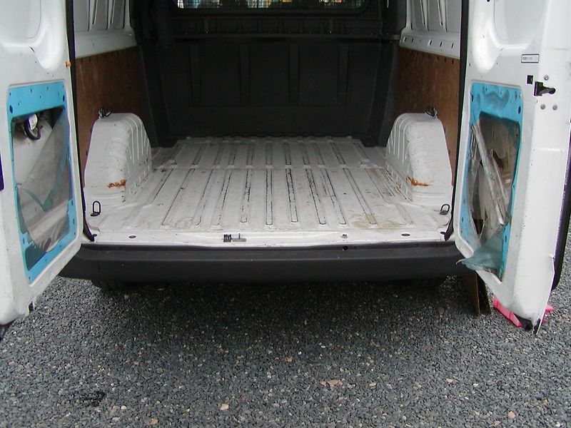 Ford Transit (2011) 2.2TDCi, 6MÍST, 350L,196TIS.KM - fotka 40 z 50