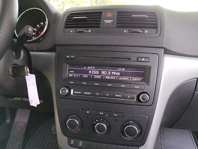 Škoda Yeti (2014) 1.6 TDI- ACTIVE - DSG-WEBASTO - fotka 8 z 17