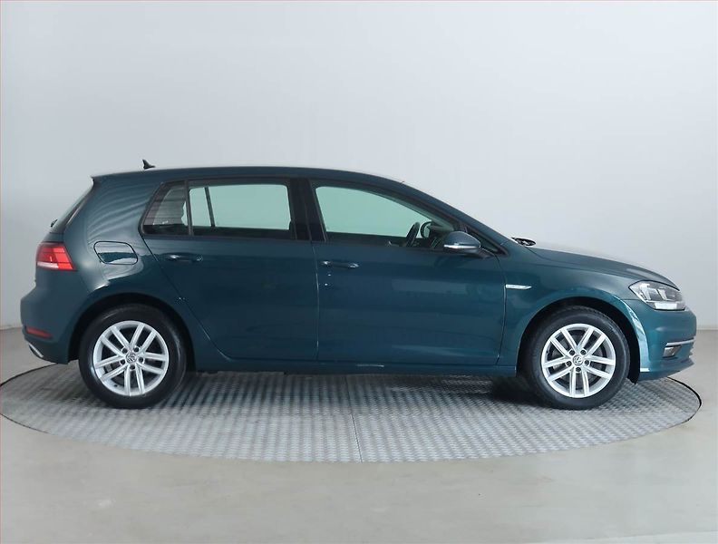 Volkswagen Golf (2017) Comfortline 1.4 TGI CNG - fotka 6 z 17