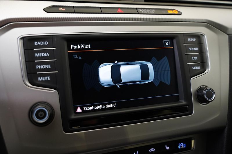 Volkswagen Passat - fotka 20 z 24