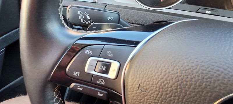 Volkswagen Golf (2016) 1,4TSi 92kW benzín DSG Lounge - fotka 26 z 37