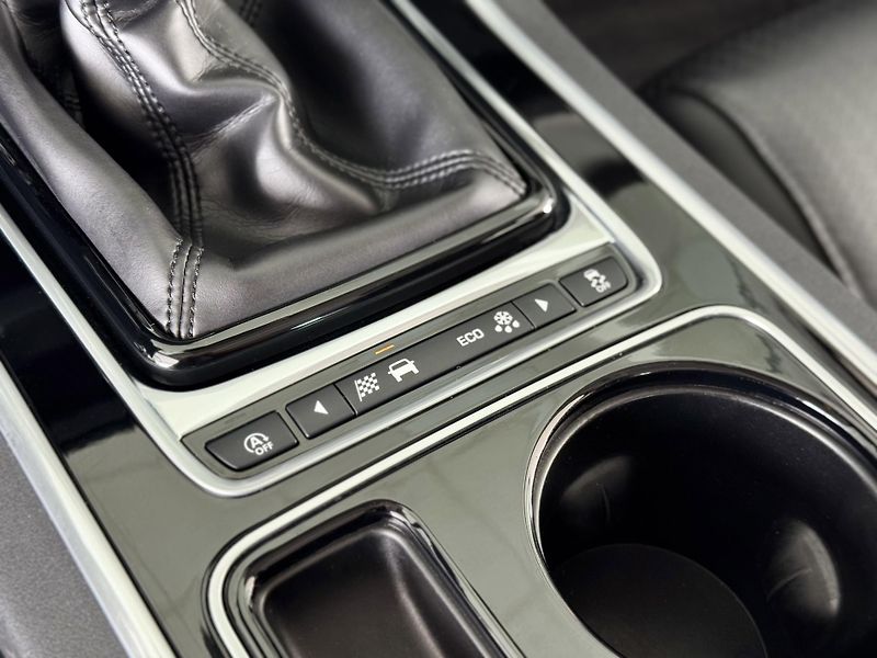 Jaguar XF 20d Prestige*Kamera*Meridian - fotka 25 z 35